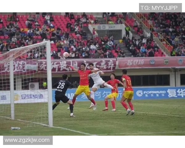 重庆篮球队技术争议引发热议球迷与专家观点碰撞激烈